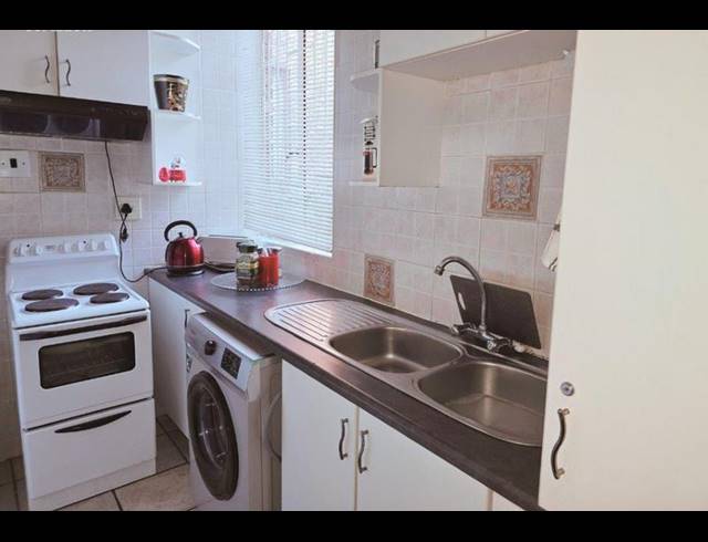 2 BEDROOM TOWNHOUSE FOR SALE IN THE HILL